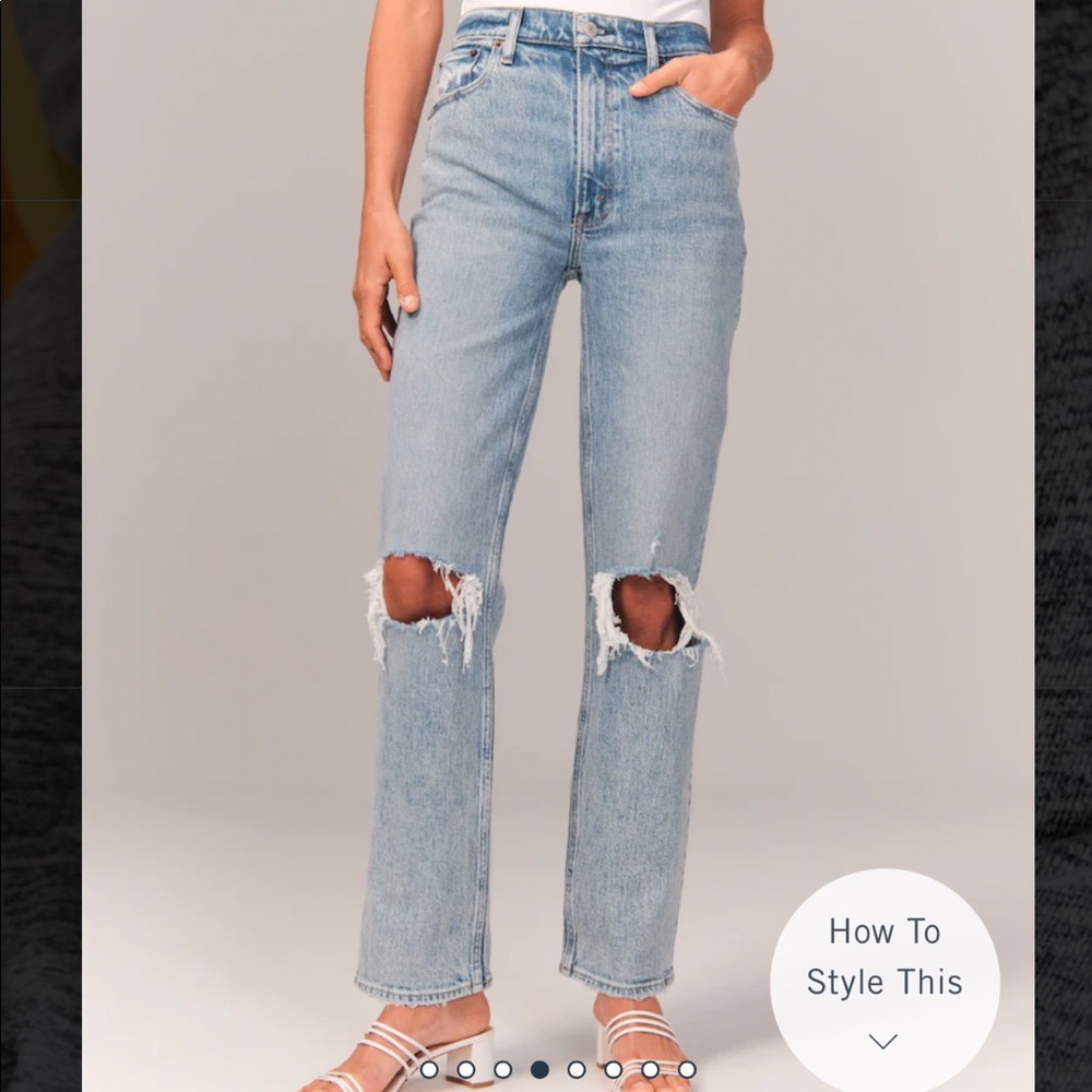 Sold out online! Abercrombie the 90s Straight Ultra High Rise in size 28 Long